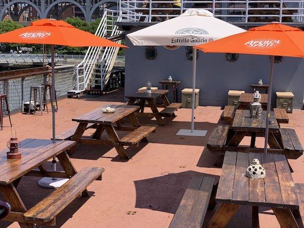 bar on boat harlem