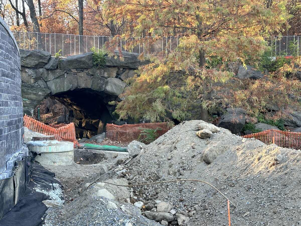 Huddlestone Arch and the coming boardwalk
