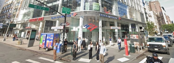 Man Goes Viral for Bringing ‘Petting Zoo’ Into Bank of America